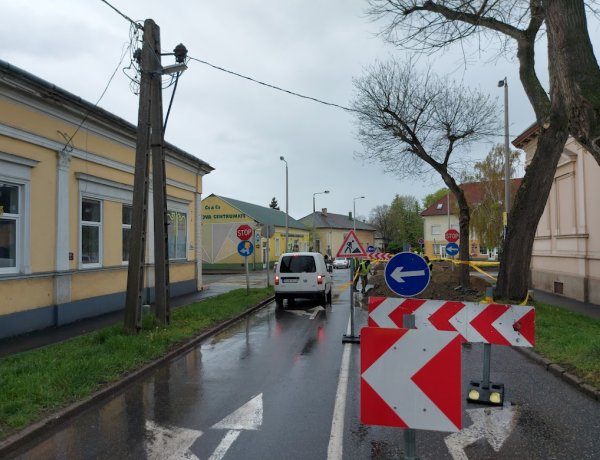 Teljes forgalmirend-változás lépett életbe az Eötvös utcánál