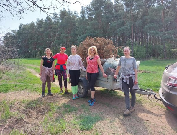 Sóstói és sóstóhegyi lakosok tisztították meg a Csalogány utcai árkokat és az Állomás utca sóstóhegyi szakaszát