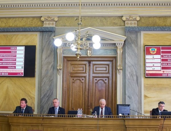 Heti hírösszefoglaló: Közgyűlés, Zöld Busz Nyíregyházán, városfelirat, megújuló művelődési házak