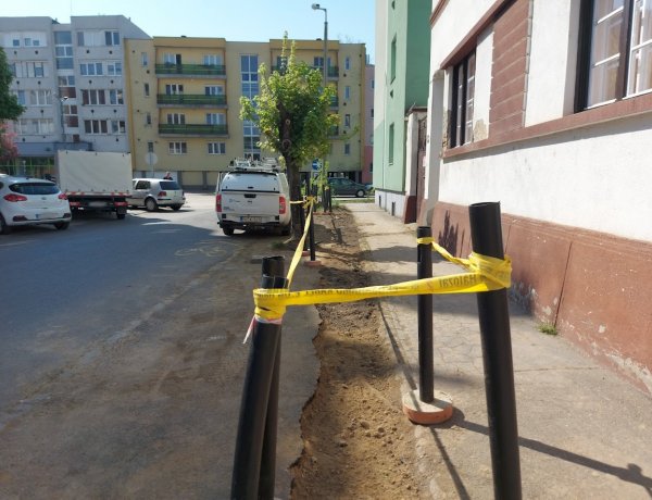 Erősáramú kábel javítását végezték a szakemberek a Jósa András utcában