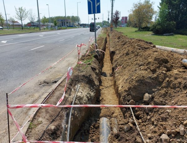 A 4-es Huszárok útján a Pazonyi útig útszűkületre és forgalomkorlátozásra kell számítaniuk az arra közlekedőknek