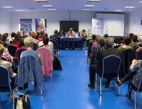 Közművelődési szakmai nap - Könyvbemutatót tartottak a Váci Mihály Kulturális Központban