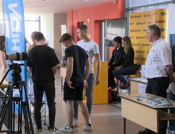 Karriernap és mini állásbörze – 17 éves hagyomány a Nyíregyházi Egyetemen