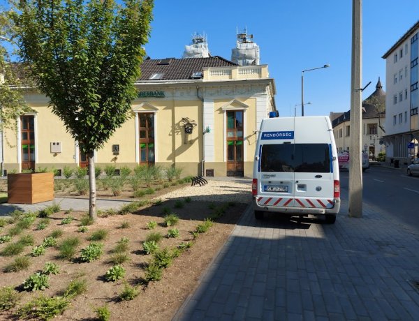 Ismét bombariadó volt a Kálvin téri banknál