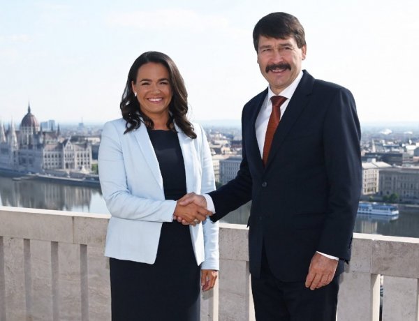 Ma iktatták be hivatalába Novák Katalint, hazánk első női köztársasági elnökét