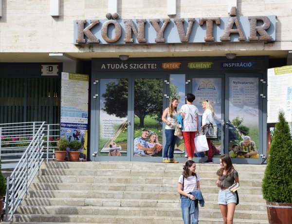 Kezdetét vette a 49. Gyermekkönyvhónap, a programsorozat első nyíregyházi vendége M. Kácsor Zoltán volt a Móricz Zsigmond Könyvtárban