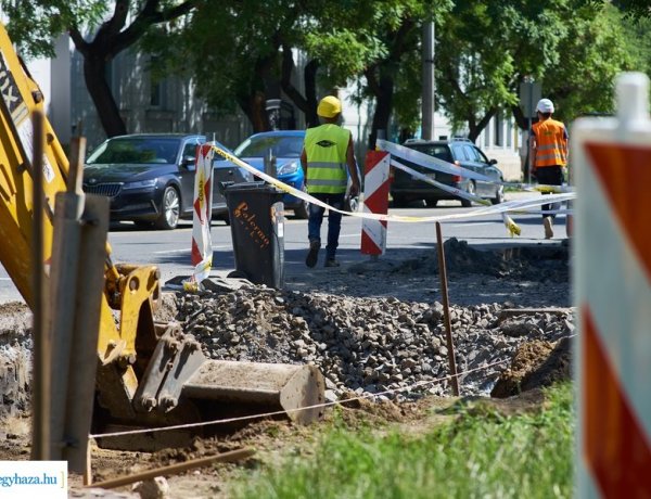 Útfelújítás a Széchenyi utcán – Akár már a tanévkezdésre befejeződhetnek a munkálatok
