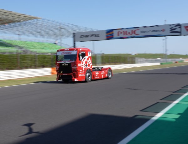 Kamion EB - Kiss Norbert és a Révész Racing győzelemmel kezdett