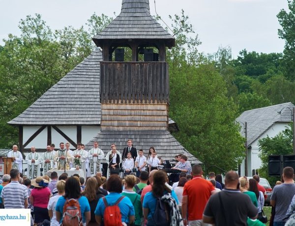 Jubileum – Ünnepi majálist tartott a 30 éves Szent Imre iskola szombaton a skanzenben
