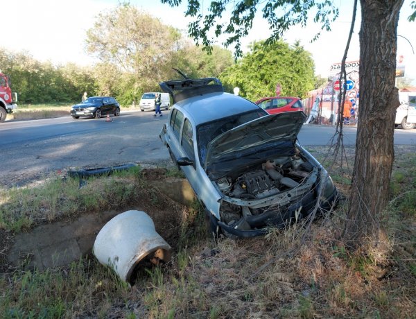 Személyi sérüléssel járó baleset történt a 41-esen, Apagy külterületén