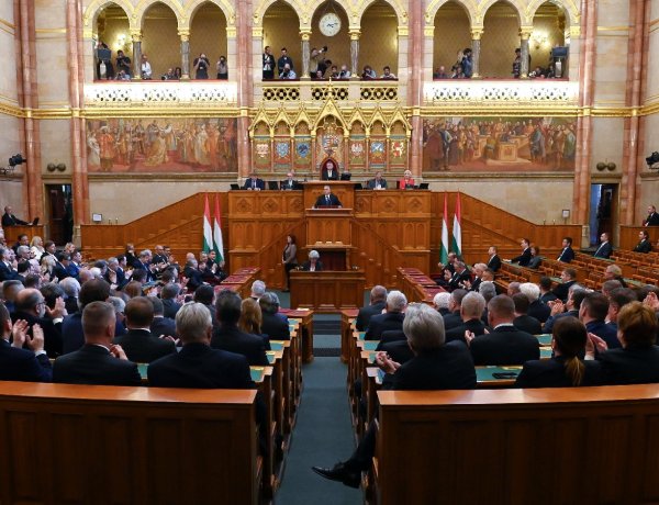 Életbe lépett a háborús veszélyhelyzet, Orbán Viktor ma rendkívüli bejelentést tesz