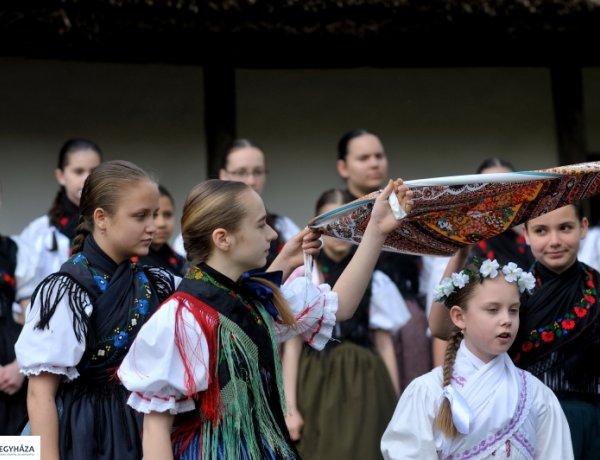 Pünkösdi Sokadalom a Sóstói Múzeumfaluban