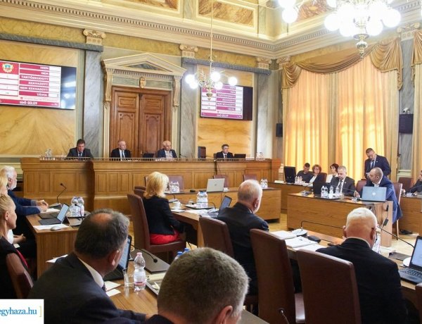 Térfigyelő kamerák, egészségügyi és rendőrségi beszámolók – Ismét ülésezett a közgyűlés