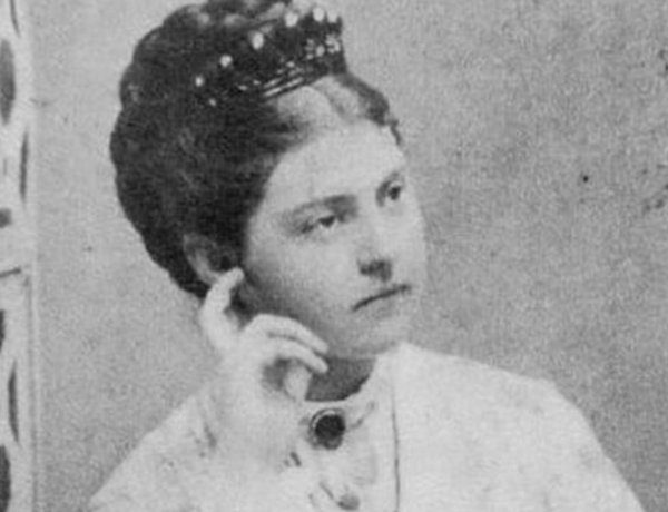 „Ezerhangú örök élet" - In memoriam Czóbel Minka