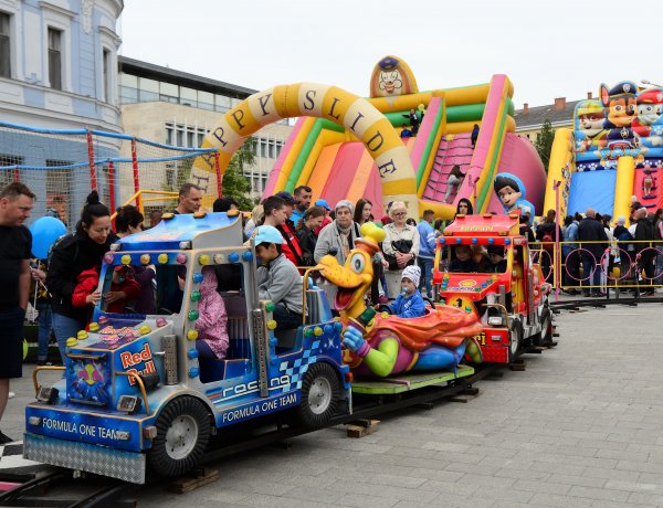 Ma minden a gyerekekről szólt a Kossuth téren! Galéria!
