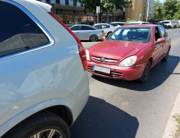 Ráfutásos baleset történt a Zrínyi Ilona utcánál