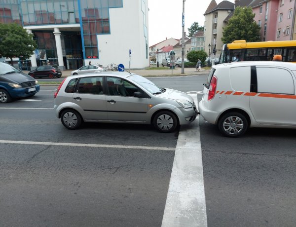 Ráfutásos baleset történt a Vay Ádám körúton