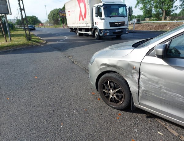 Baleset történt csütörtök délelőtt a Huszár soron