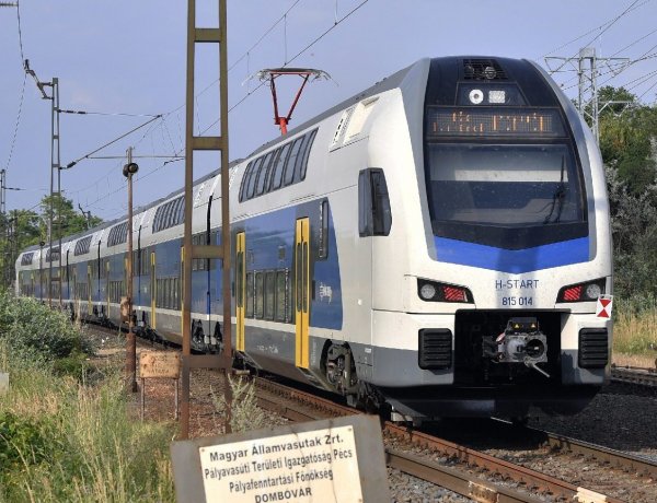 Mávinform: Változik a vonatok, a HÉV és a Volánbusz-járatok menetrendje pünkösdkor