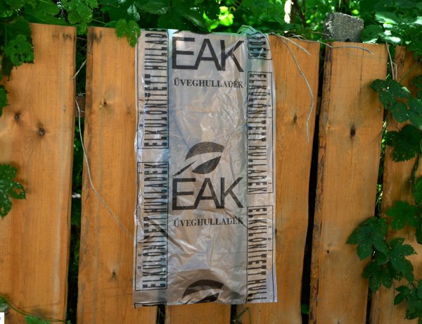 Házhoz mennek az üveghulladékért – Új szolgáltatás Nyíregyházán, első körben Sóstóhegyen