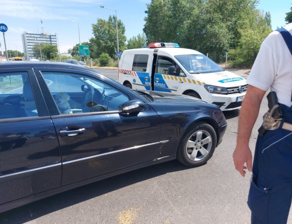 Autó és elektromos roller ütközött a Bethlen Gábor és a Bukarest utcai csomópontban