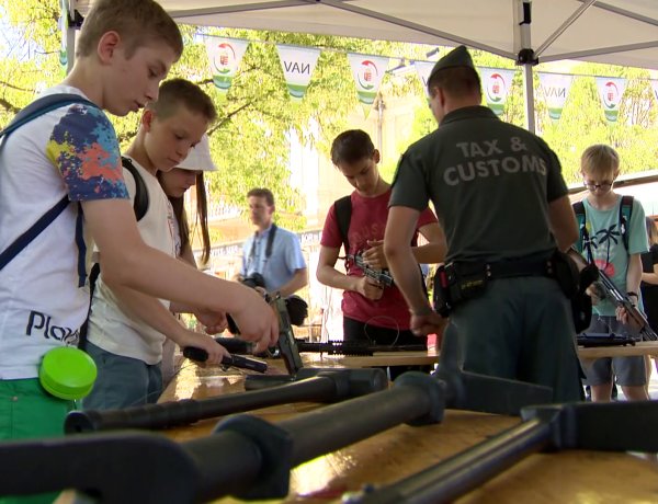 Különleges bemutatók – Rendvédelmi napot tartottak a Kossuth téren