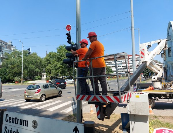 Korszerűsítési munkálatokat végeznek a Szarvas utca elején, forgalomkorlátozás mellett