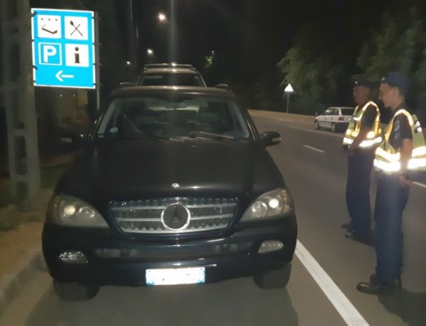 Lopott Mercedest ellenőriztek a barabási rendőrök 