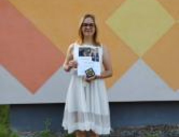 Arany fokozatot szerzett versmondó