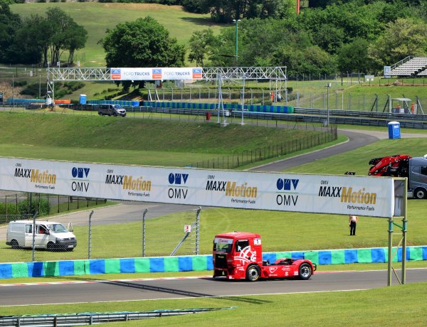 Éjjel a csapat, nappal Kiss Norbi tett csodát a Hungaroringen