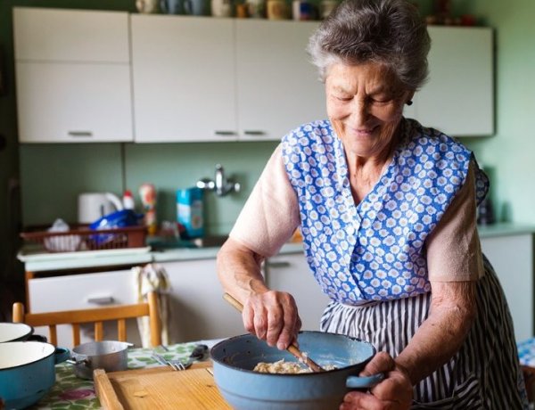 Júliusban érkezik a nyugdíjemelés, év végétől visszamenőleg megkapják a pluszpénzt az idősek