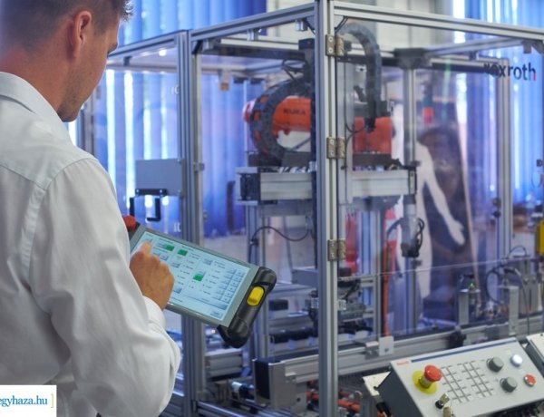 Gyártásszimulációs eszköz – Új gépet helyeztek üzembe a Digitális Alkotóműhelyben