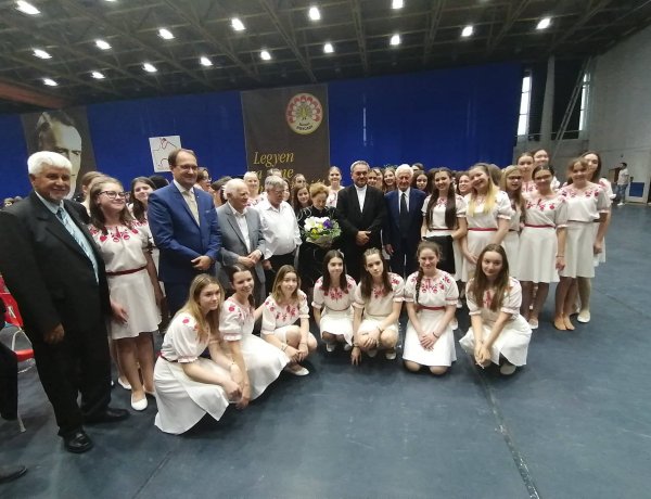 A Cantemus Gyermekkar most Komlón aratott nagy sikert