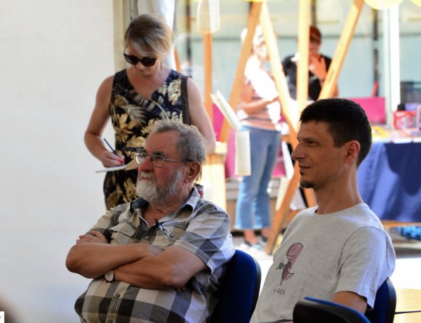 Ünnepi könyvhét: interjú Hüse Lajossal