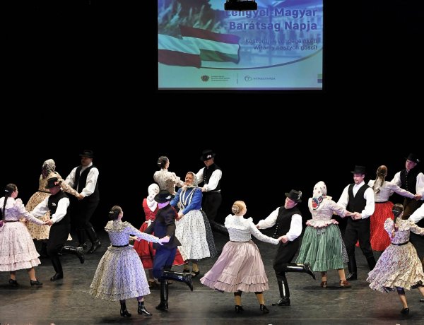 A Szabolcs Néptáncegyüttes 65 éves gálaműsora szombat este a Rózsakertben