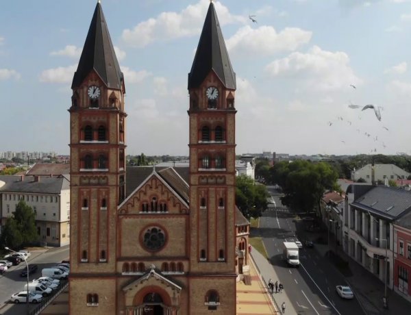 Kilátó a templomtoronyban - Turisztikai attrakció a Magyarok Nagyasszonya-társszékesegyházban