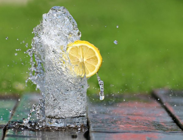 Hőség idején figyeljünk erre! Óvatosan bánjunk a folyadékokkal, nem mindegy, hogy mivel oltjuk a szomjunkat