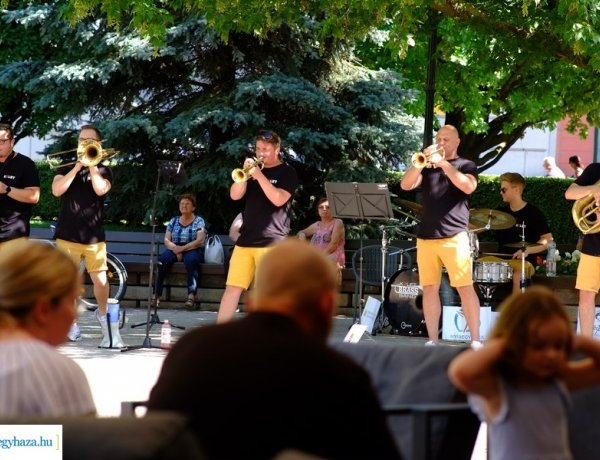 Tér-Zene program – A Kelet Brass Band koncertezett a Kossuth téren
