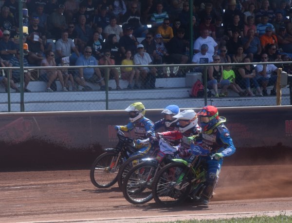 Lett győzelem az EB elődöntőn