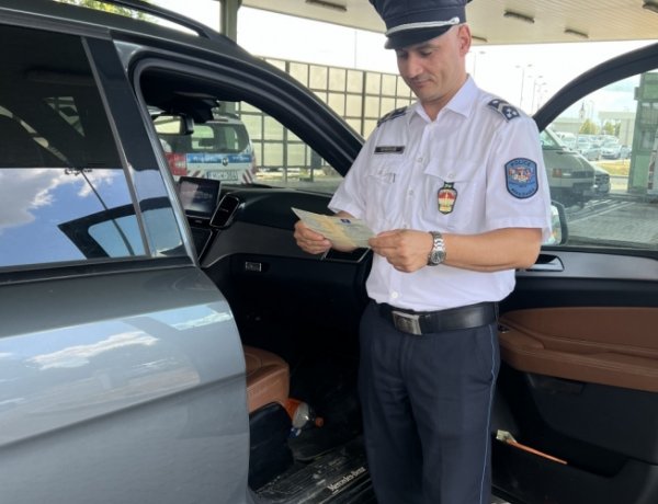 Körözött autó a csengersimai határátkelőhelyen