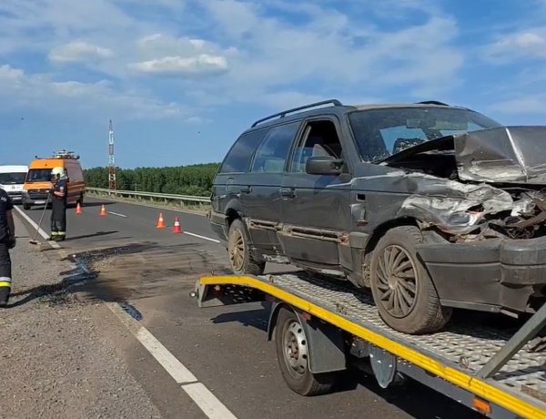 A nyugati elkerülőnél egy személyautó sofőrje nekicsapódott a szalagkorlátnak