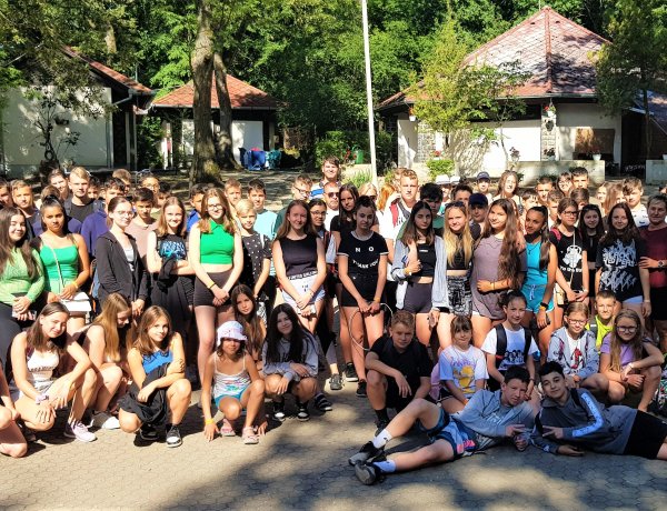 Újra együtt nyaralt a Móra, a Vécsey és a Petőfi!