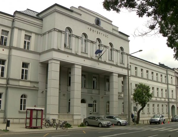  Bíróság -  Július 15-én valamennyi bíróságon megkezdődött az ítélkezési szünet