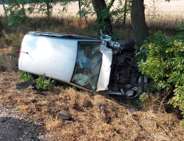 Árokba csúszott egy jármű Nagycserkesznél