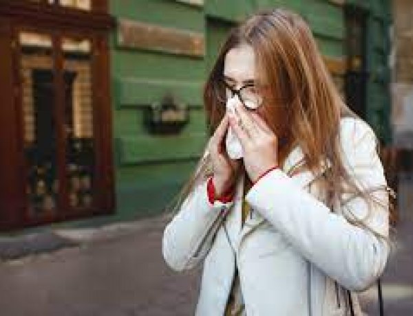 Megfázásszerű tünetek jellemzőek a most domináns omikron variánsnál