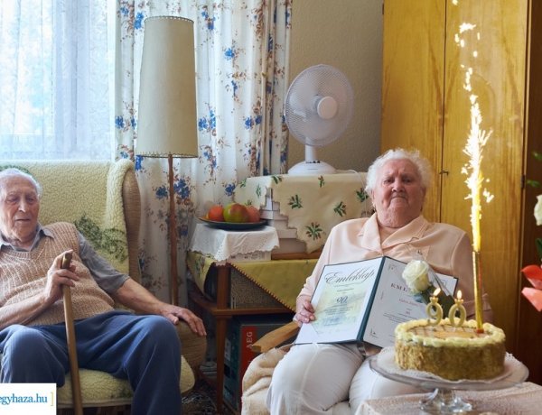 „A szeretet a hosszú és boldog élet titka” – Városunk újabb szépkorú polgárát köszöntötték
