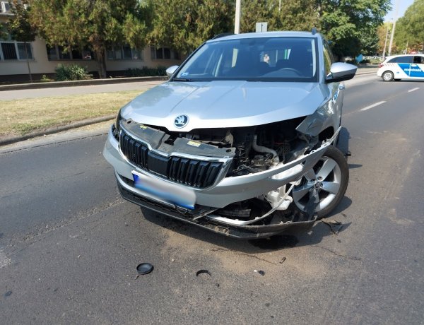 Szerdán a Korányi Frigyes utcán ütközött össze két autó