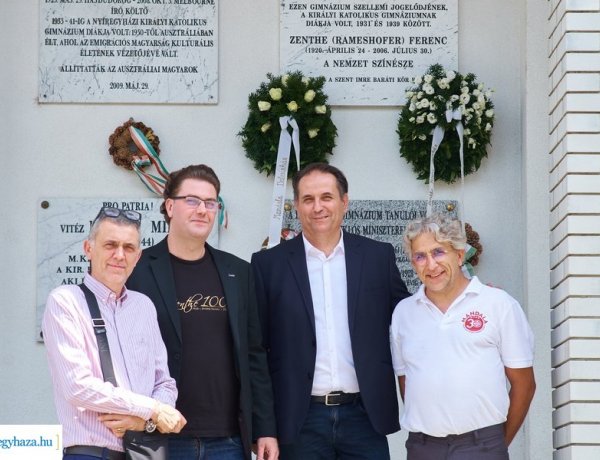 Koszorúzás – Zenthe Ferencre, a Nemzet Színészére emlékeztek tisztelői, utódai Nyíregyházán