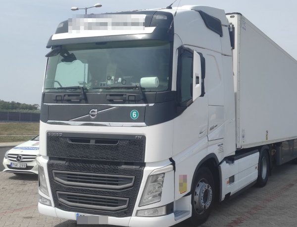 Sérült gumiabronccsal közlekedett az M3-as autópályán