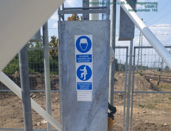 Tilos a megközelítés – 36 méteres acélszerkezetű torony épült Nyíregyházán